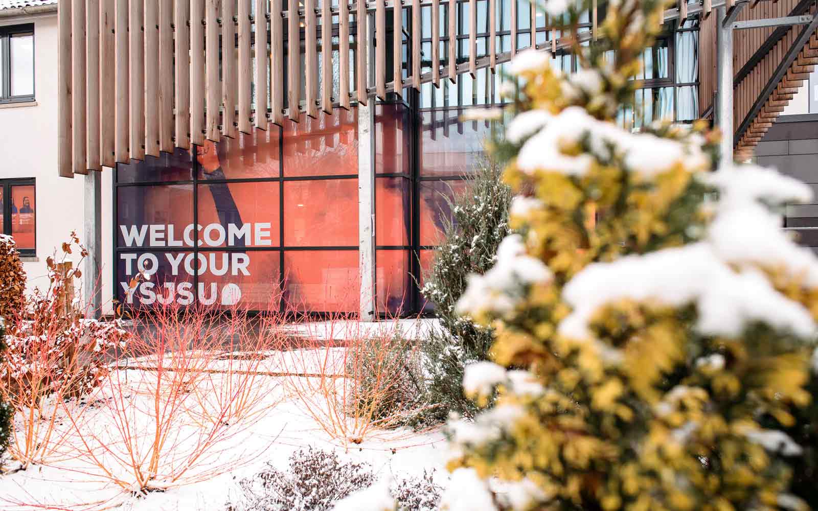 Outside of the Students Union on a snowy day