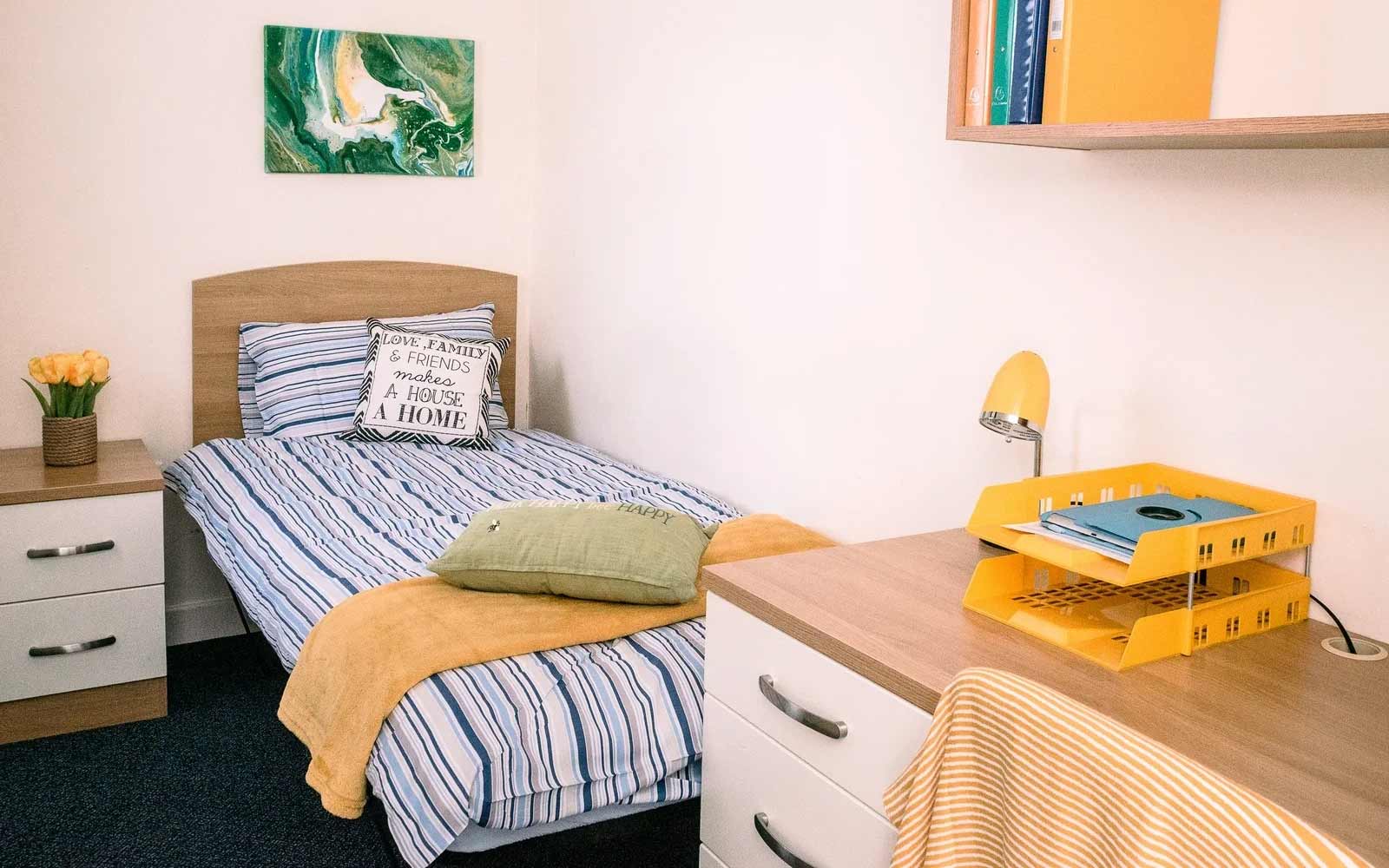 A bedroom in the Garden street accommodation