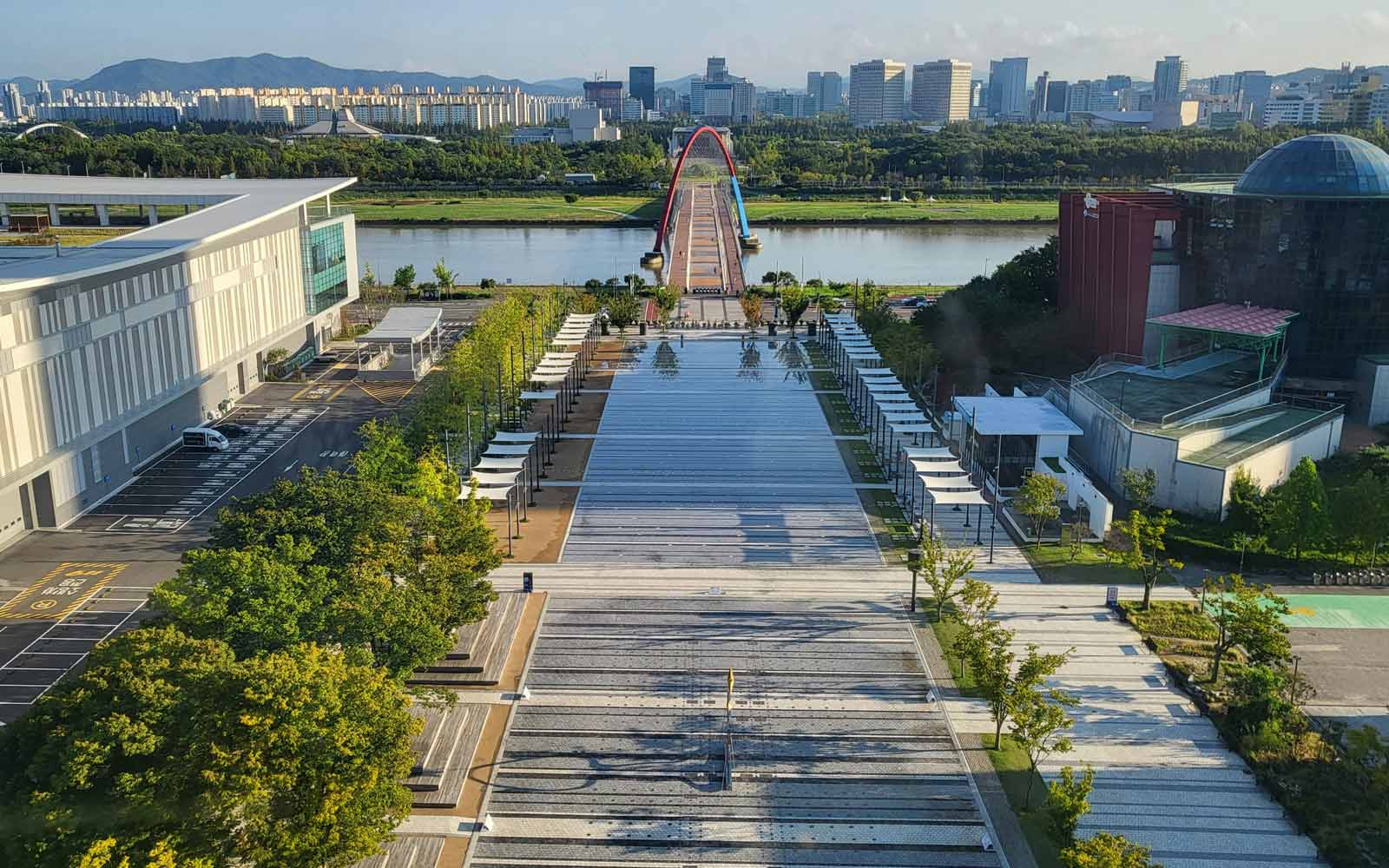 View of bridge and plaza in Daejeon, South Korea. Photo by Juwhan Yu on Unsplash.