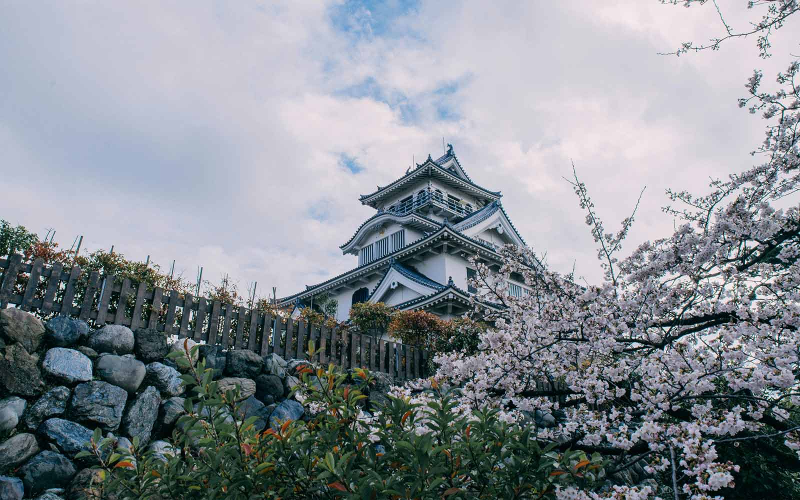 Historic Nagahama Castle in Shiga Prefecture, Japan. Photo by Takeshi Yu on Unsplash.